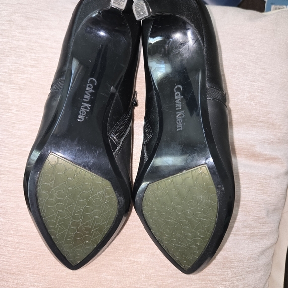 Calvin Klein Black Heeled Shoes Elegant Design - Picture 4 of 6